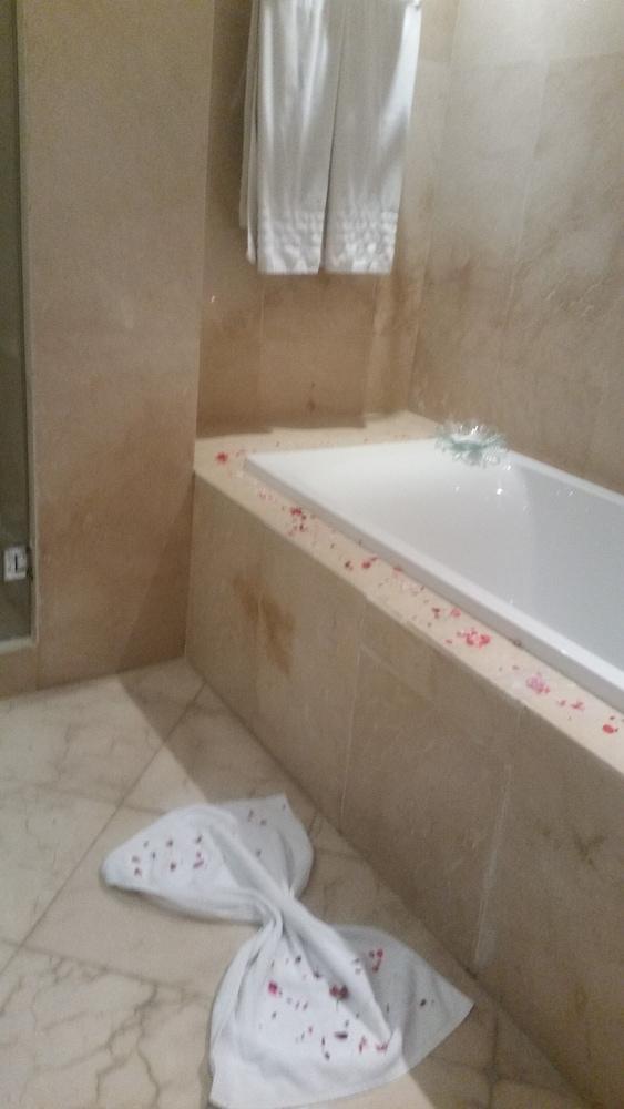 Suites Hotel Mohammed V By Accor Al Hoceima Bagian luar foto