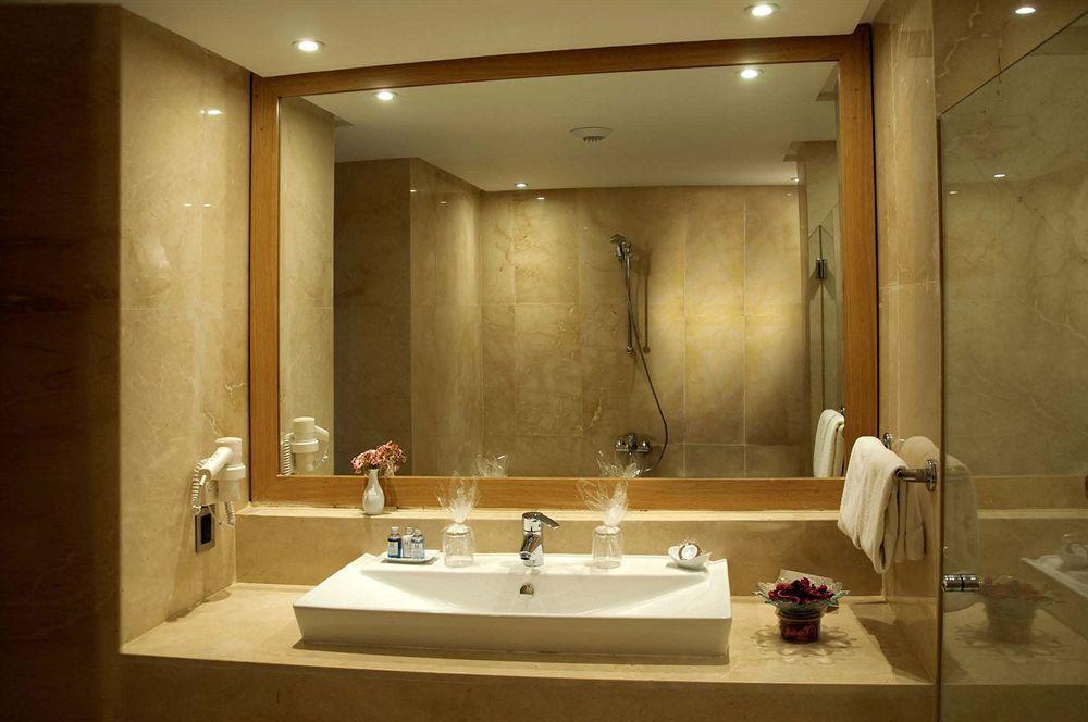 Suites Hotel Mohammed V By Accor Al Hoceima Bagian luar foto