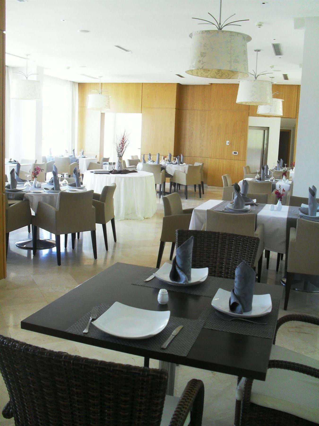 Suites Hotel Mohammed V By Accor Al Hoceima Bagian luar foto