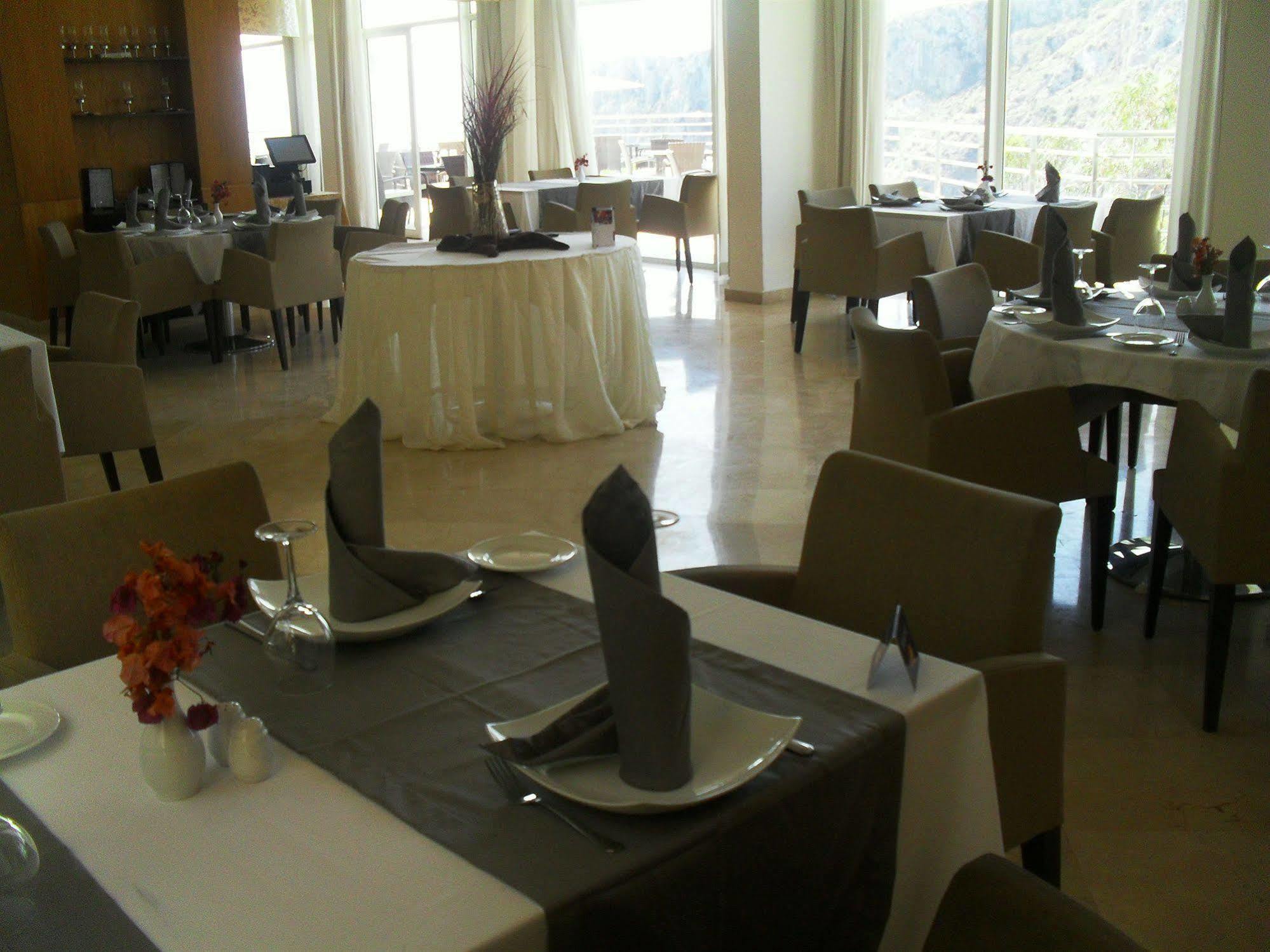 Suites Hotel Mohammed V By Accor Al Hoceima Bagian luar foto