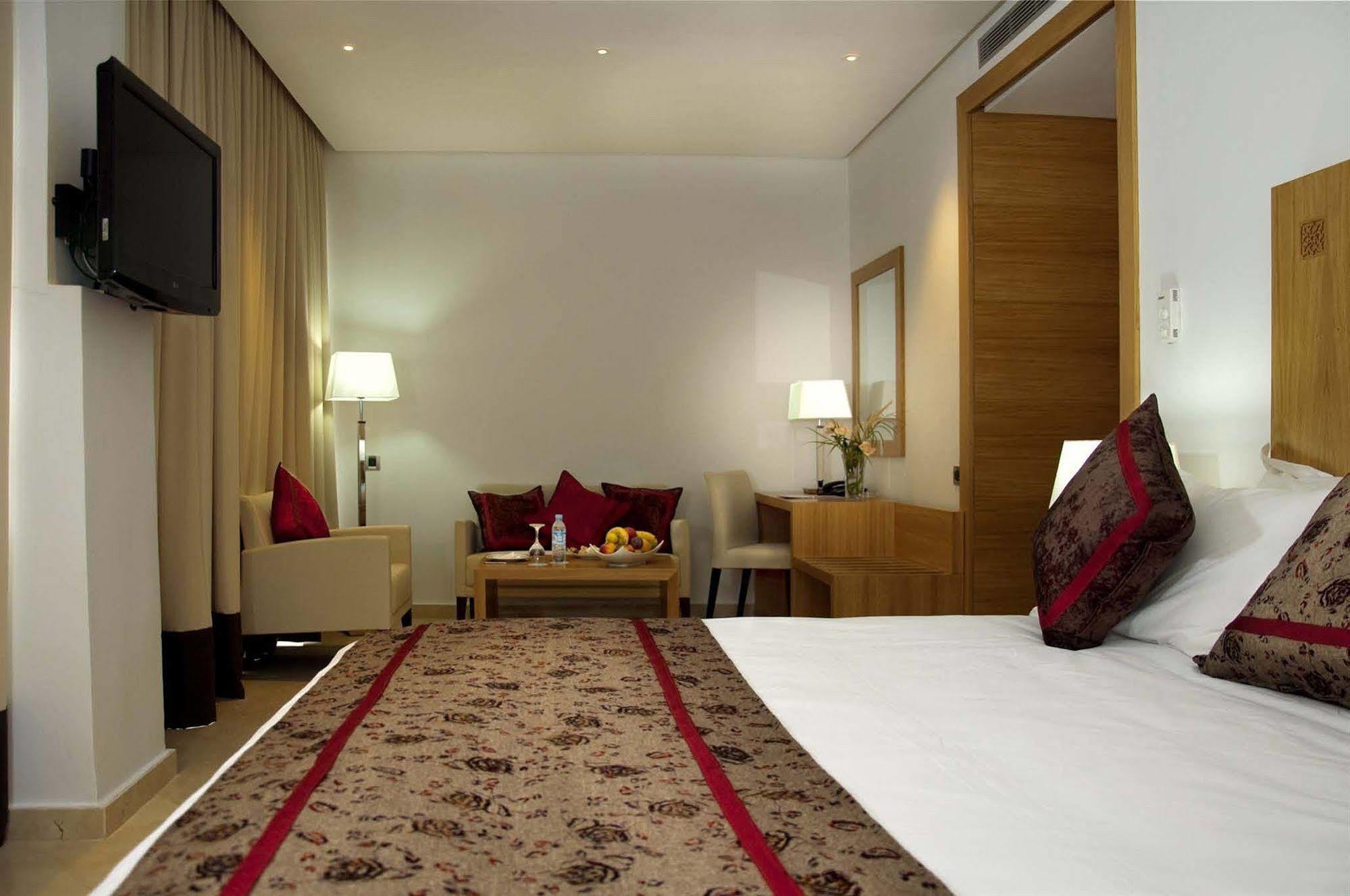 Suites Hotel Mohammed V By Accor Al Hoceima Bagian luar foto